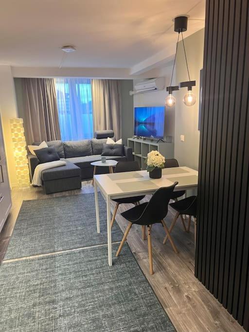 Spacious And Beautiful Apartment In Bergen With Free Parking Buitenkant foto