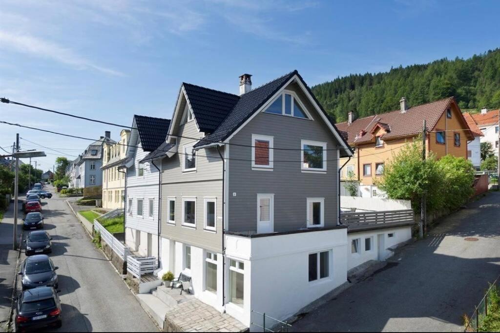 Spacious And Beautiful Apartment In Bergen With Free Parking Buitenkant foto
